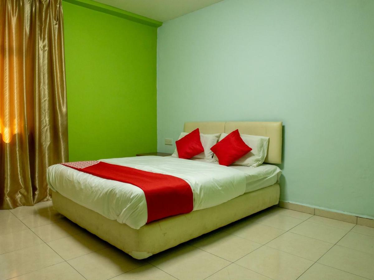 Oyo 434 Marbella Hotel Джохор Бахру Екстериор снимка
