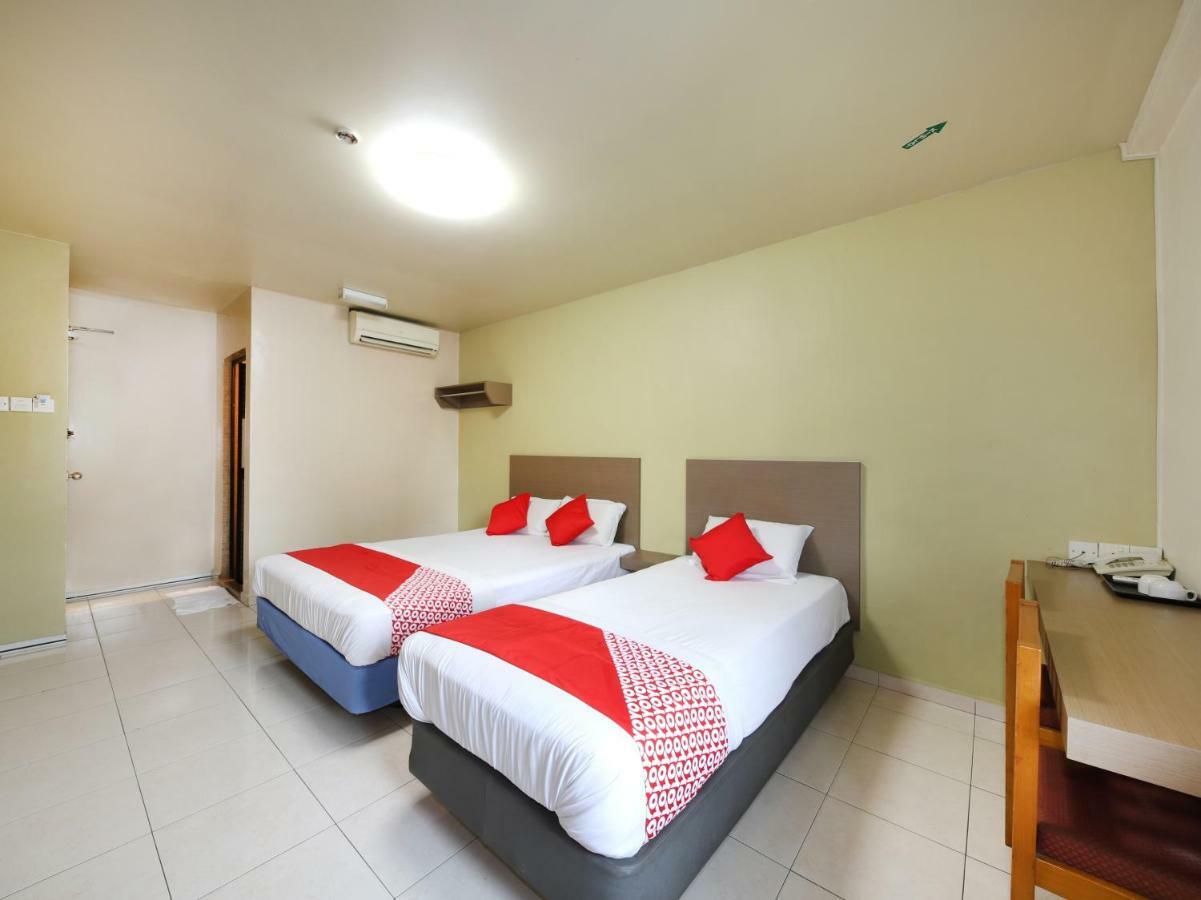 Oyo 434 Marbella Hotel Джохор Бахру Екстериор снимка