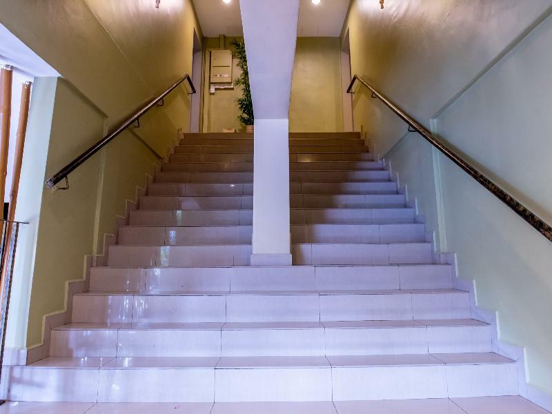 Oyo 434 Marbella Hotel Джохор Бахру Екстериор снимка