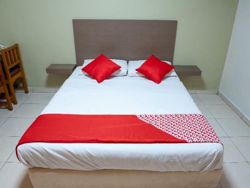 Oyo 434 Marbella Hotel Джохор Бахру Екстериор снимка