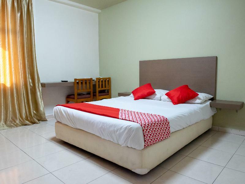Oyo 434 Marbella Hotel Джохор Бахру Екстериор снимка