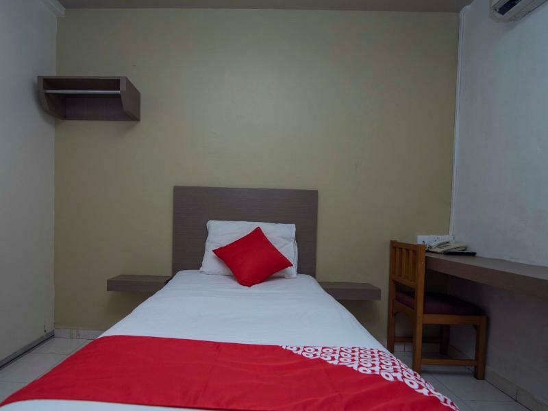 Oyo 434 Marbella Hotel Джохор Бахру Екстериор снимка