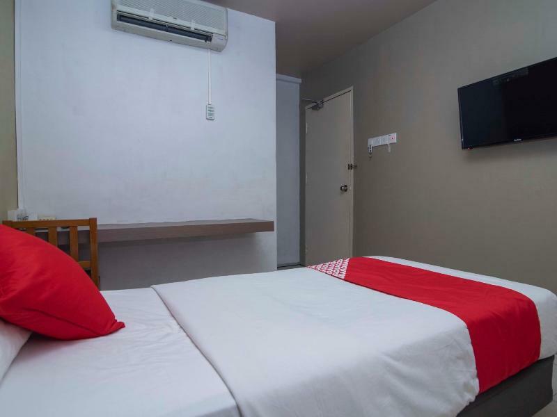 Oyo 434 Marbella Hotel Джохор Бахру Екстериор снимка