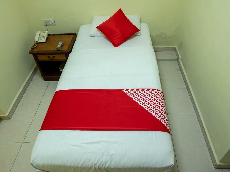 Oyo 434 Marbella Hotel Джохор Бахру Екстериор снимка