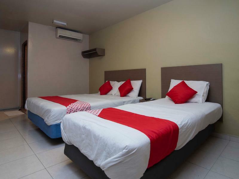Oyo 434 Marbella Hotel Джохор Бахру Екстериор снимка