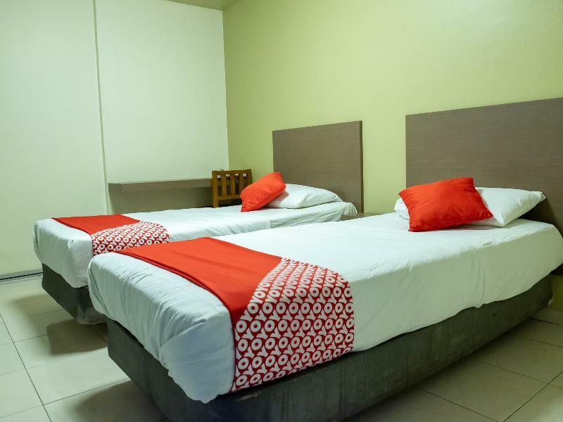 Oyo 434 Marbella Hotel Джохор Бахру Екстериор снимка